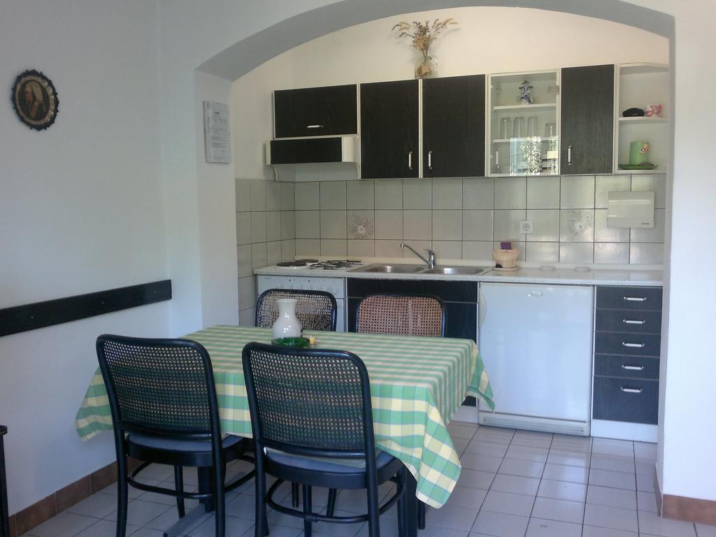 Guest House Violeta Palit Δωμάτιο φωτογραφία